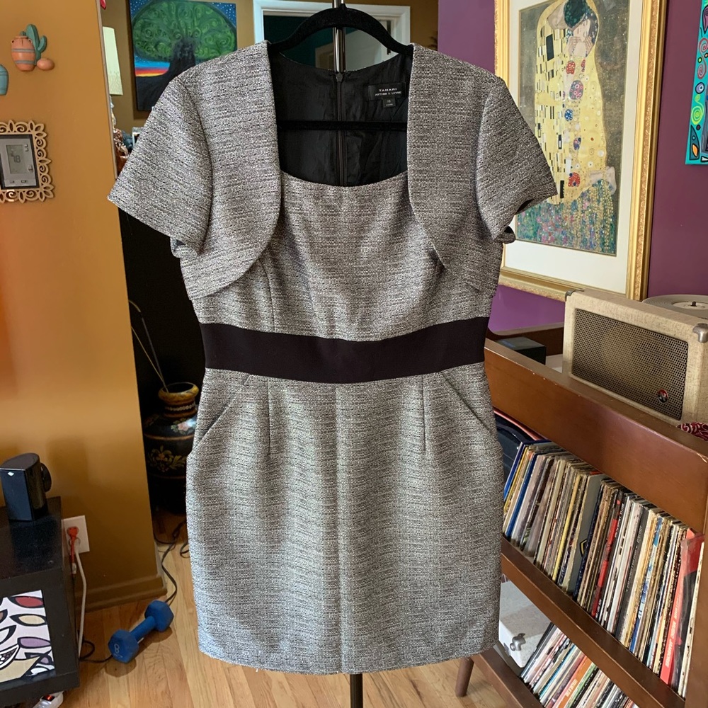 Super cute Tahari silver dress & jacket